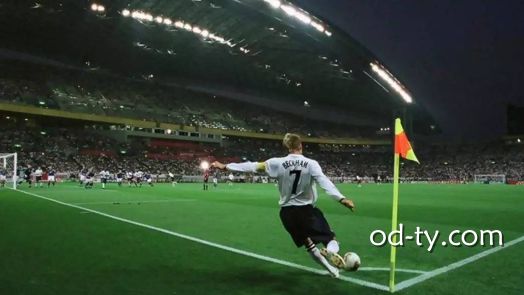 MC体育 | 角球发出